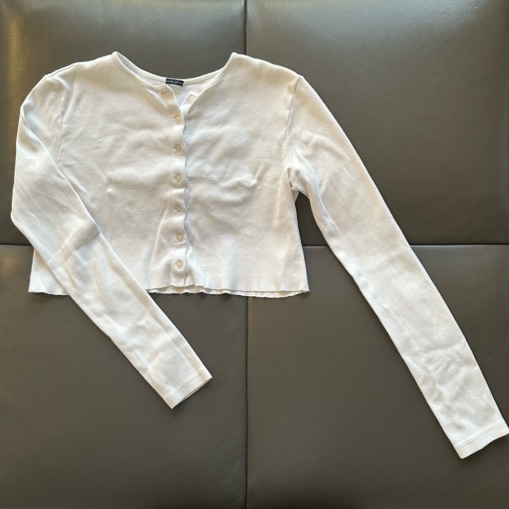 white brandy melville crop top